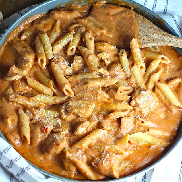 Vodka sauce with chicken.
