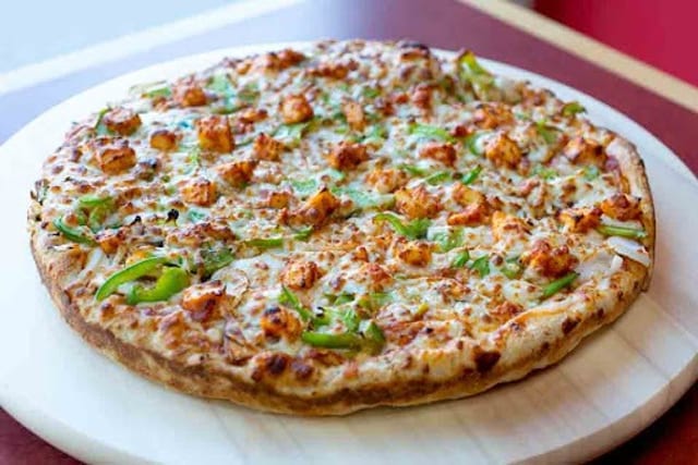 Shahi Paneer Pizza.