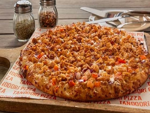 Achari Tandoori Chicken Pizza.
