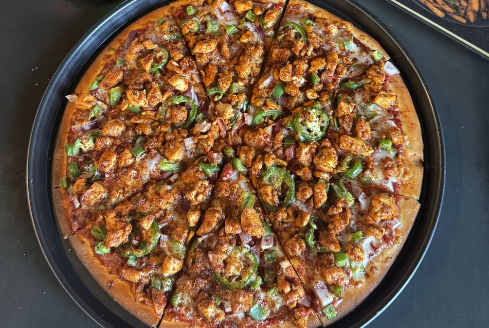 Dhoom Tandoori Chicken Pizza
